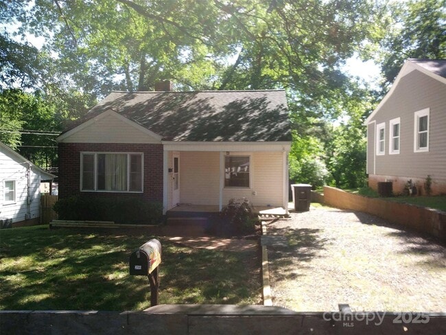 Building Photo - 256 N Patterson St