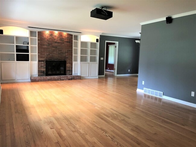 Building Photo - 5826 Barton Rd