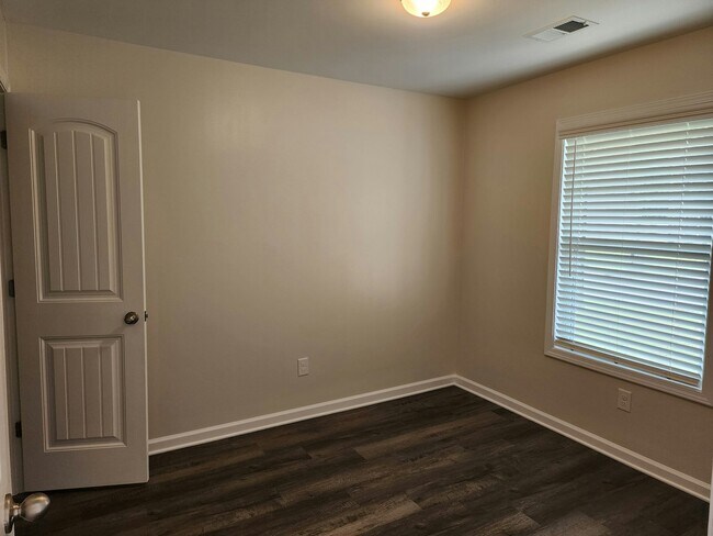 Building Photo - 1764 Lake Wateree Dr