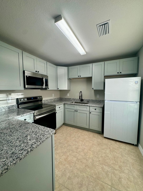 Building Photo - 197 Dairy Rd Building Photo - 197 Dairy Rd