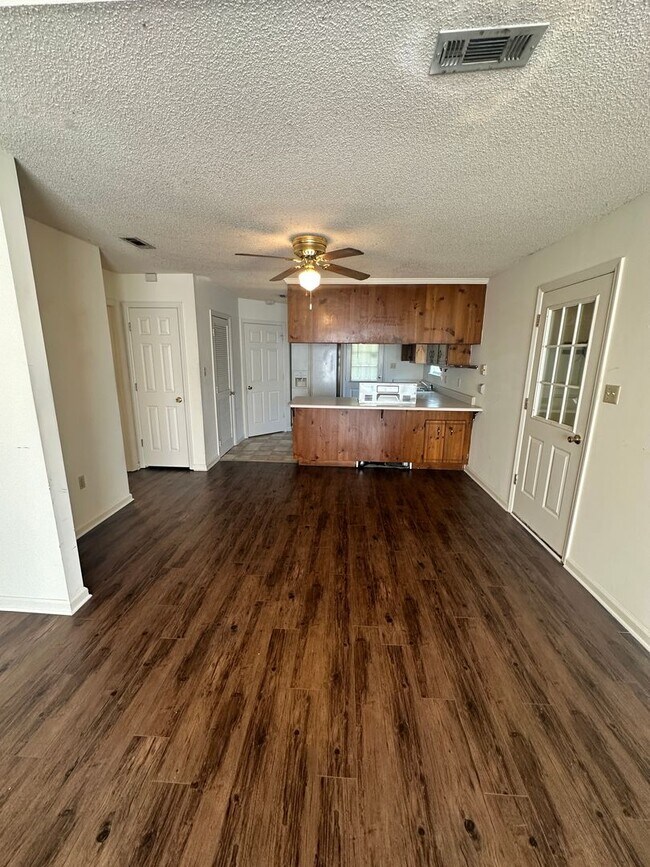 Foto del edificio - 3BD/2B in Blue Pool Subdivision