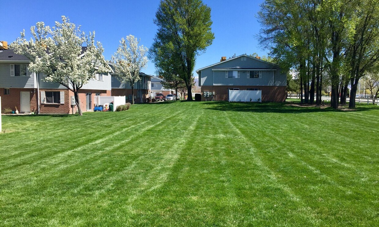 Cozy 3B/1 Bath Townhome in West Valley - Cozy 3B/1 Bath Townhome in West Valley