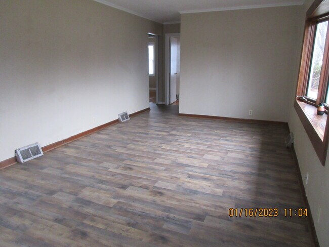 Foto del edificio - 2424 Van Buskirk Rd