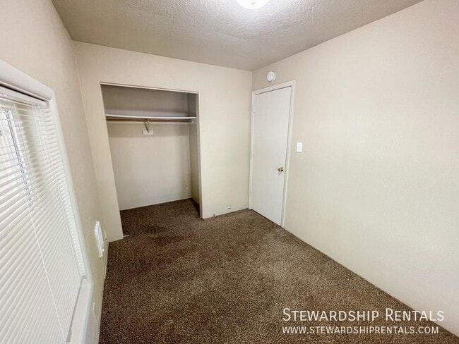 Building Photo - 1389 Ferry St