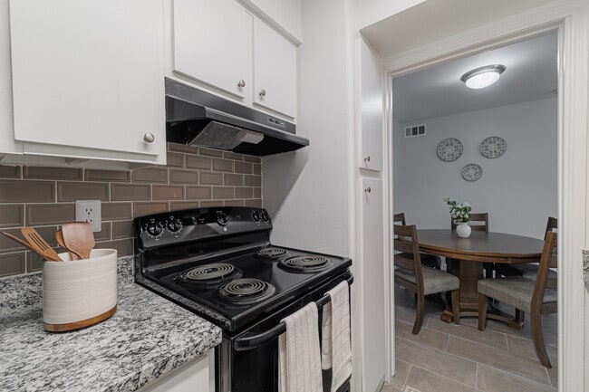 Building Photo - Yorktown