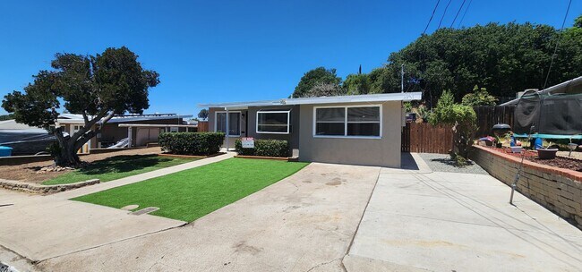 Foto del edificio - Spacious 3bdr house near College Grove!