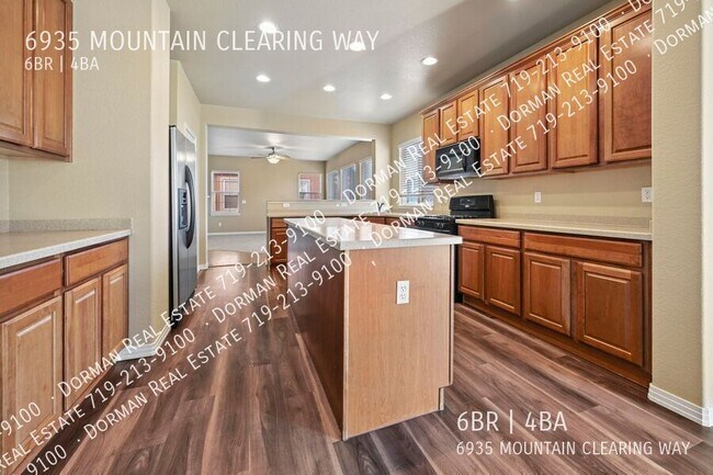 Foto del edificio - 6935 Mountain Clearing Way