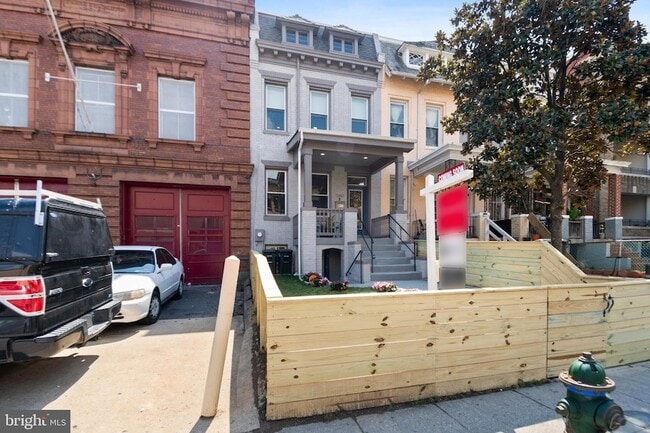 Foto del edificio - 1340 Park Road NW