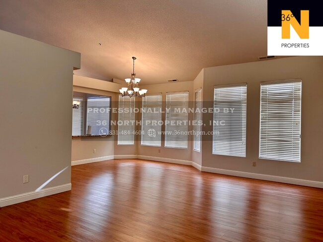 Foto del edificio - Stunning Home in Las Palmas Ranch