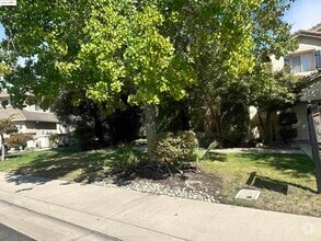 Building Photo - 1531 Siemering Way