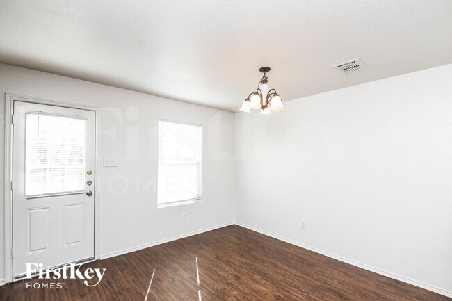 Building Photo - 6624 Meadow Way Ln