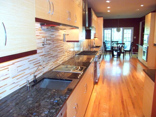 Building Photo - 2 Stonewall Cir