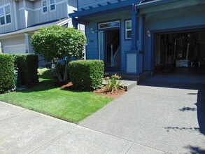 Building Photo - 3574 SE Royalstar Ave