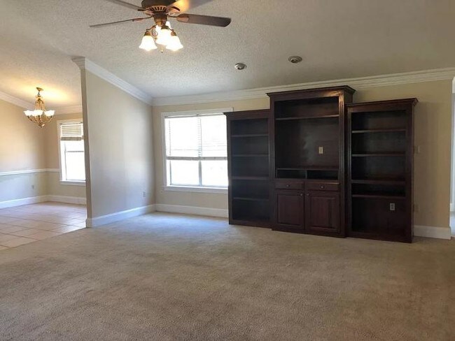 Building Photo - 4 bedroom in Valdosta GA 31605