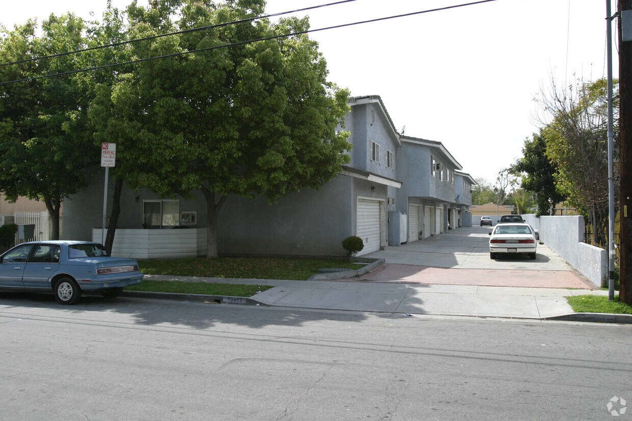 13913 Mcclure Ave, Paramount, CA 90723 Apartments in Paramount, CA