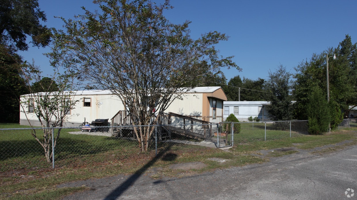 9406 Crystal Springs Rd, Jacksonville, FL 32221 Apartments in