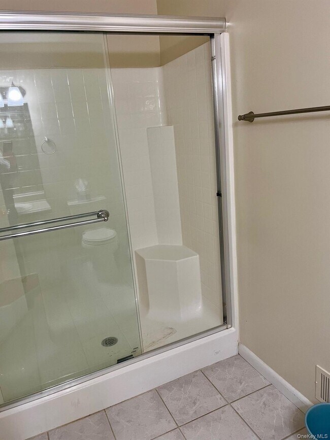 Building Photo - 1102 Scenic Ln