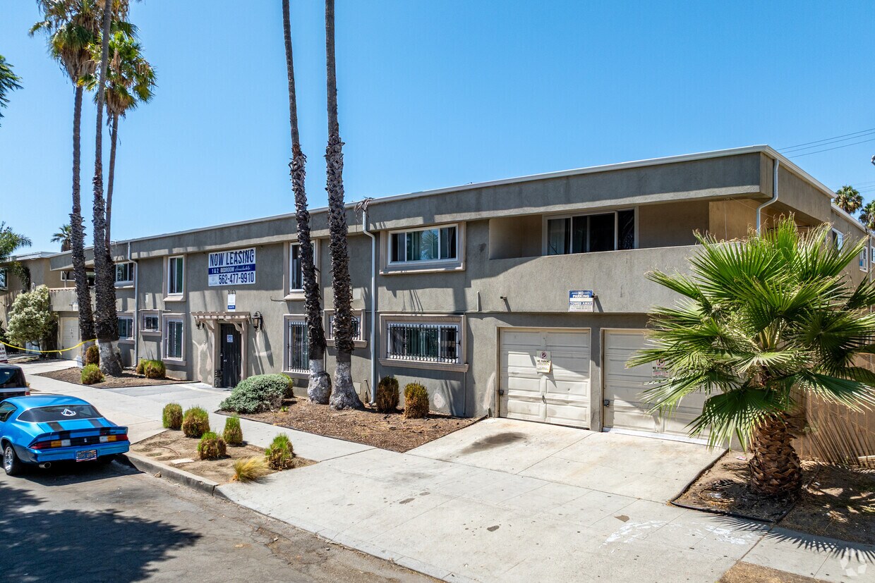 Foto principal - 2159 Elm Ave.