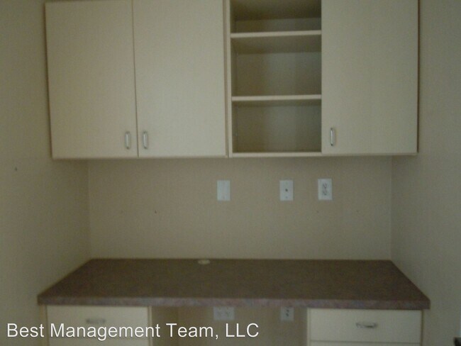 Building Photo - 9111 Alpine Grove Ave