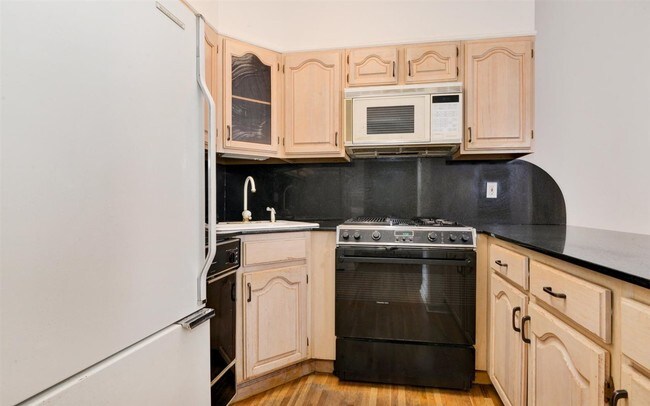 Foto del edificio - 219 Montgomery St