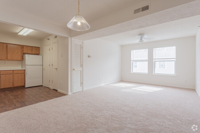 1BR,1BA,-665SF - Lexington Commons