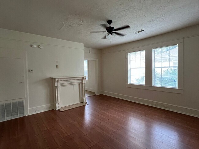 Building Photo - Home for rent