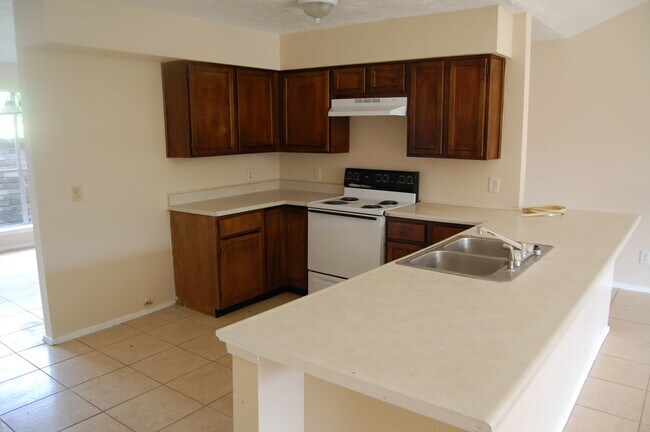 Kitchen - 8434 Bird Run Dr