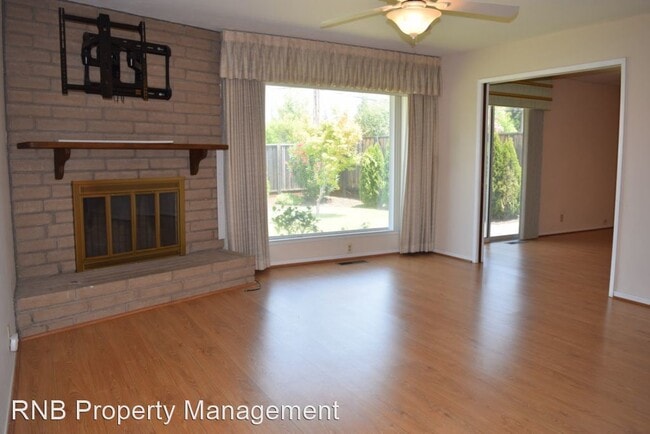 Building Photo - 3 br, 2 bath House - 3715 Lynwood Way