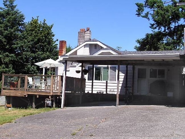 Building Photo - 2900 Haggin St