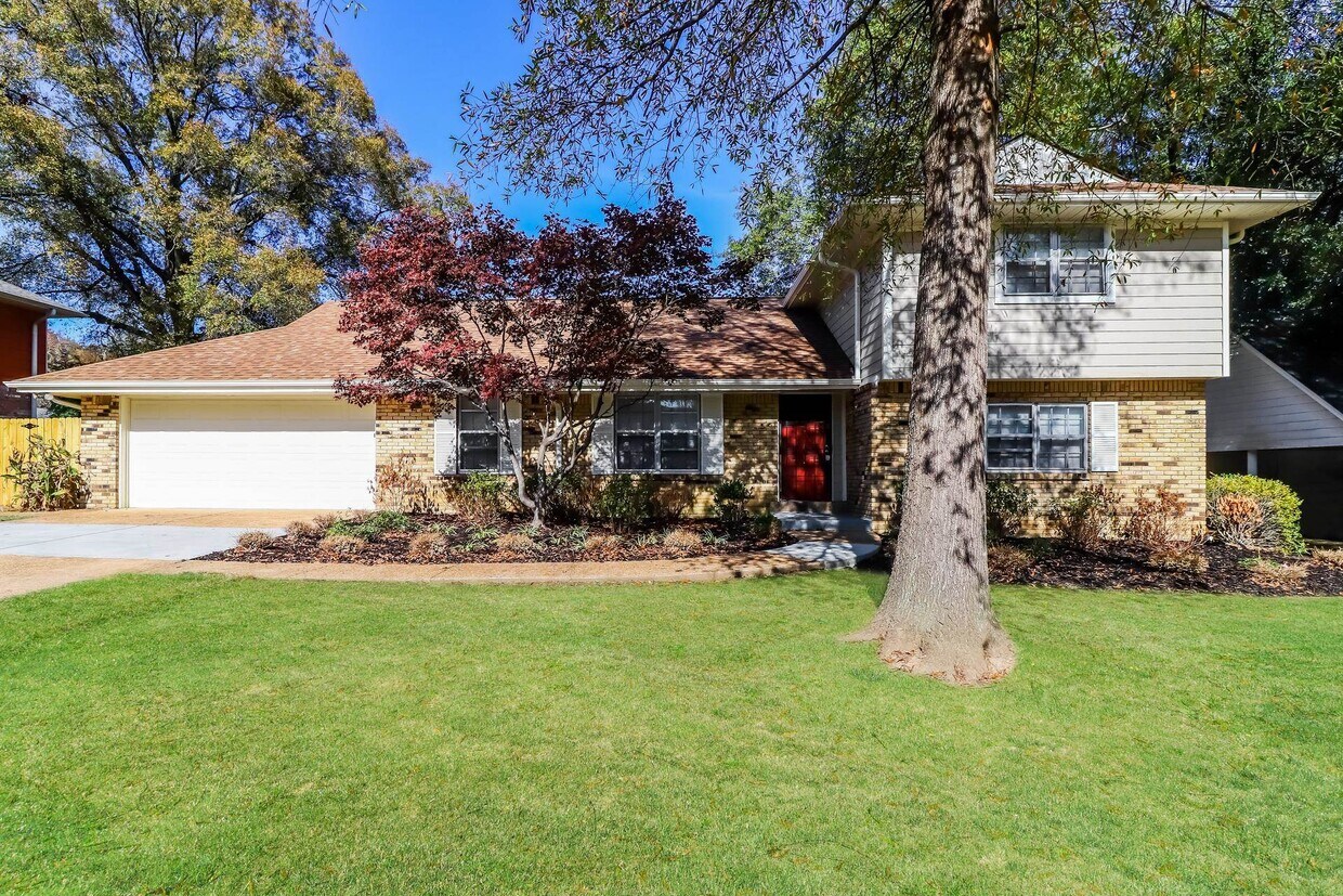Foto principal - 5172 Yellowood Rd