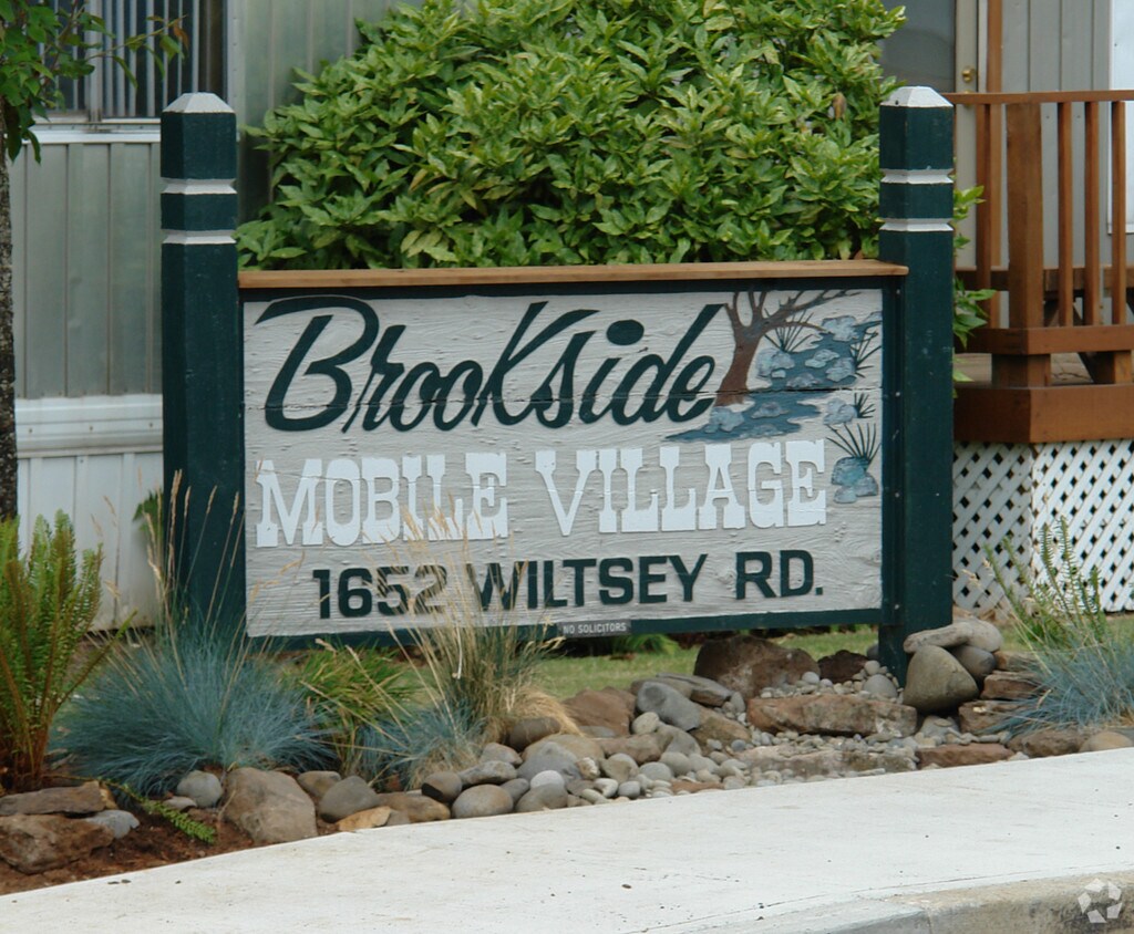 Building Photo - 1652 Wiltsey Rd SE