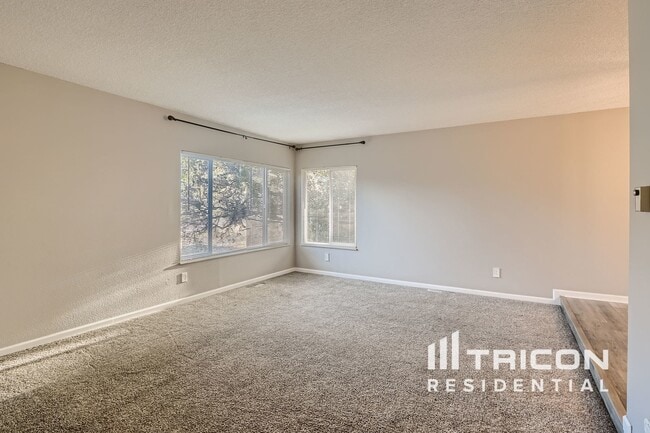 Building Photo - 3279 Breckenridge Dr W