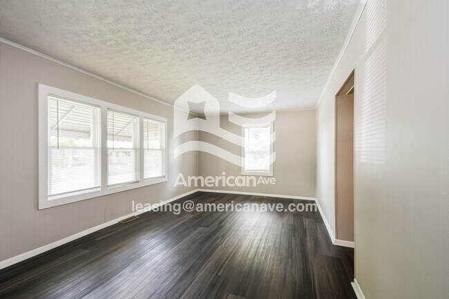 Building Photo - 848 Lasalle St