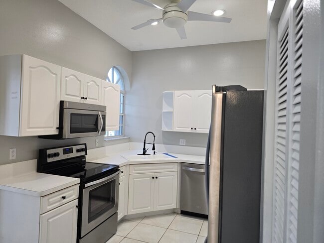 Foto del edificio - 6179 Bear Creek Ct