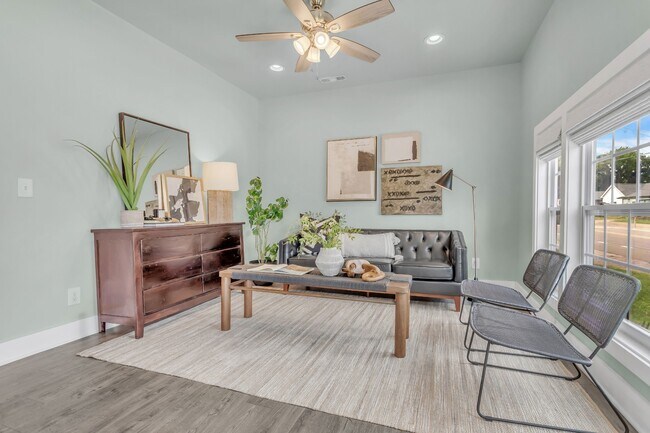 Foto del edificio - 1617 Dr DB Todd Jr Blvd