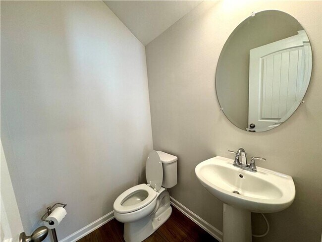 Foto del edificio - Beautiful Townhome Located at The Borough ...