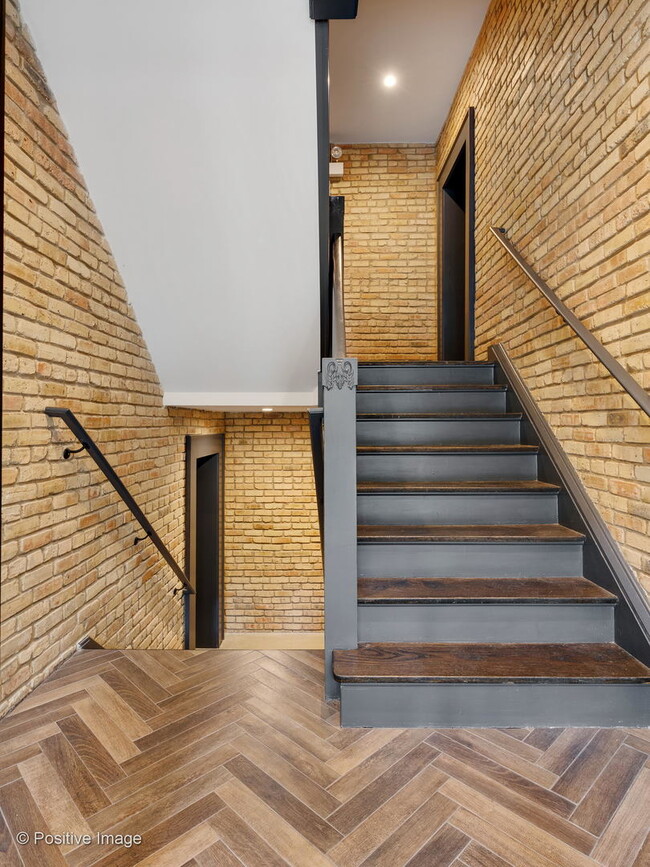 Foto del edificio - 7314 N Claremont Ave