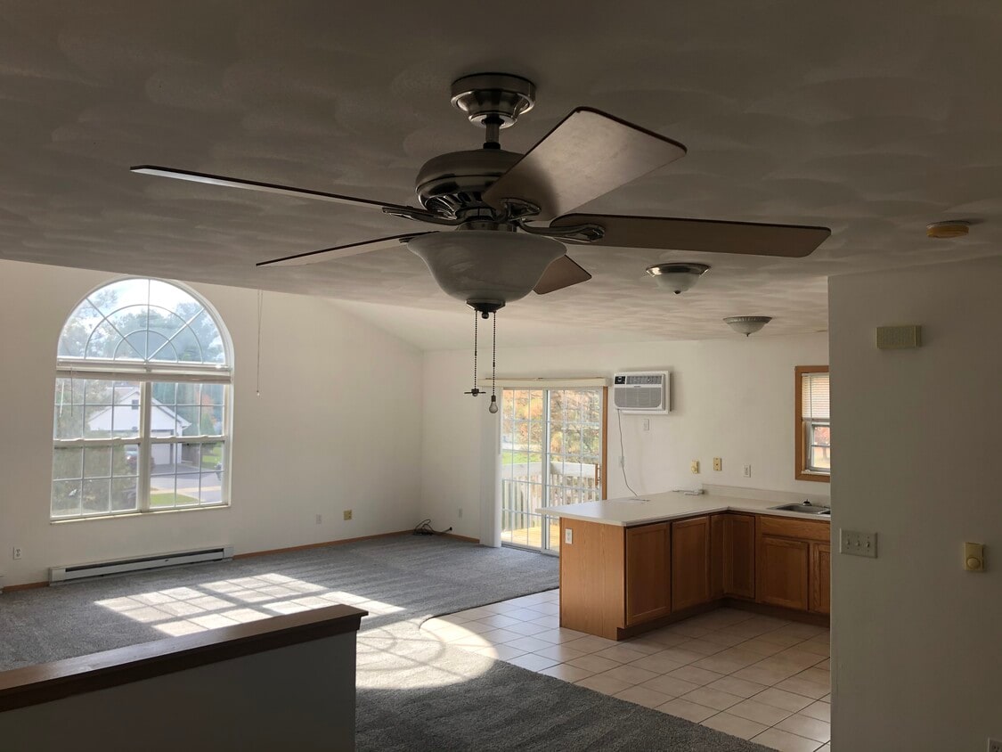 Building Photo - 5128 Zenith Pky