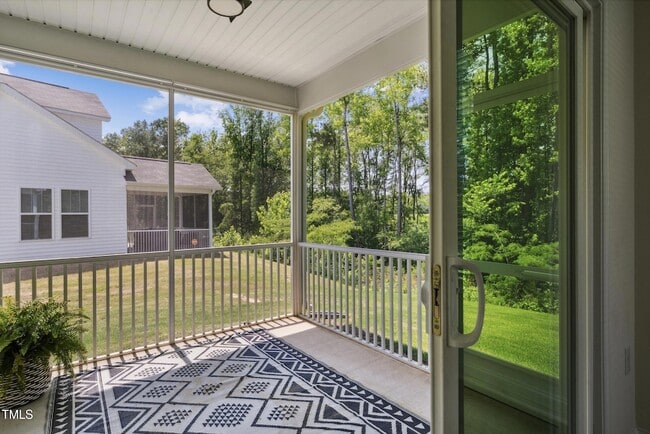 Building Photo - 130 Silent Brk Trl