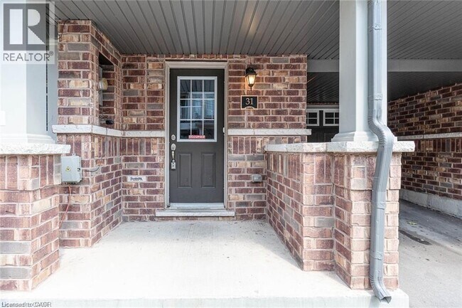 Building Photo - 420 Linden Dr