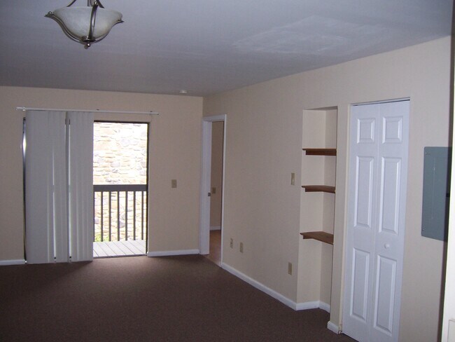 Foto del edificio - 523 Meadowview Dr