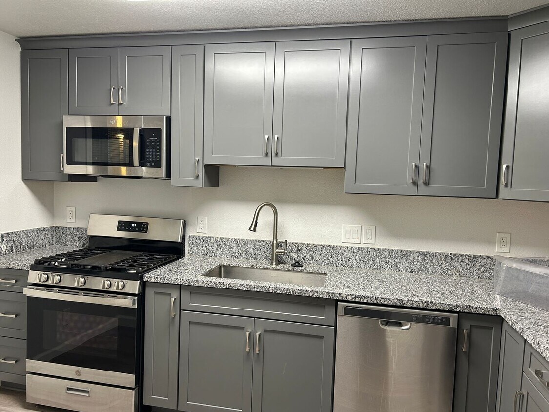 Foto principal - **READY FOR MOVE IN** Sparks Duplex