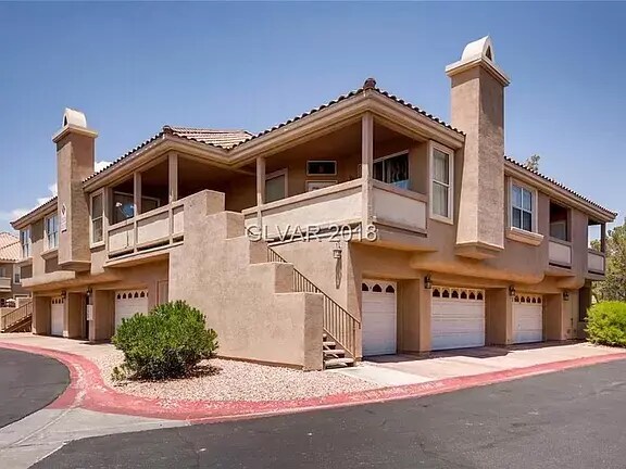 1st floor, 2 car garage - 5125 W Reno Ave