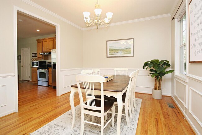 Building Photo - 3205 S Chesterfield Ct