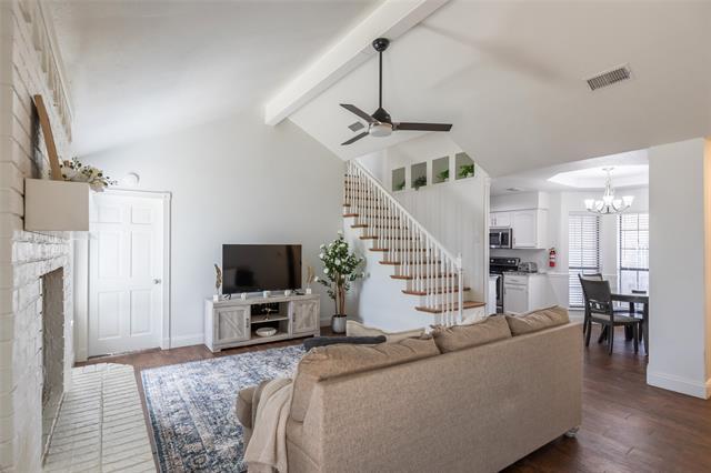 Foto del edificio - 8073 Bonnie Cir