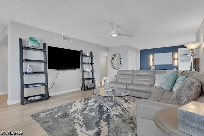 Foto del edificio - 10475 Gulf Shore Dr