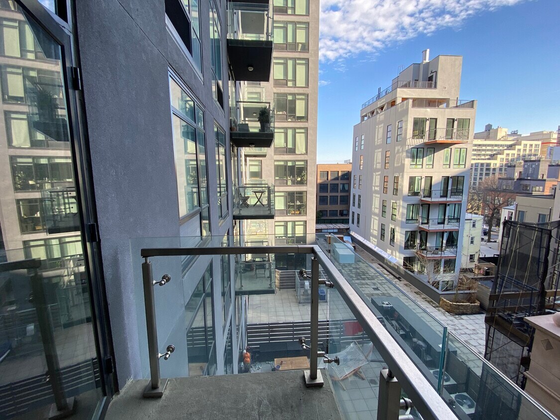 Foto del edificio - 180 Nassau St