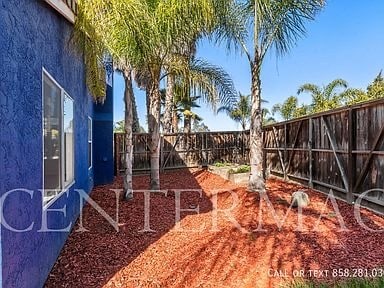Building Photo - 1450 Phillips Cir