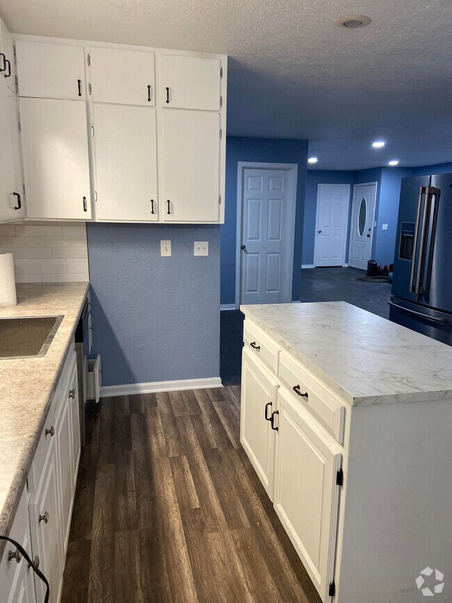 Marlboro Woods Apartments for Rent with Parking Kansas City, MO 1