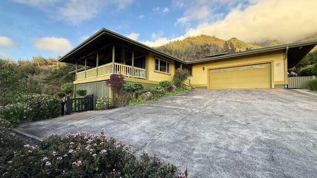 Foto del edificio - Beautiful 3 Bedroom / 2.5 Bathroom Home in Wailuku Heights!